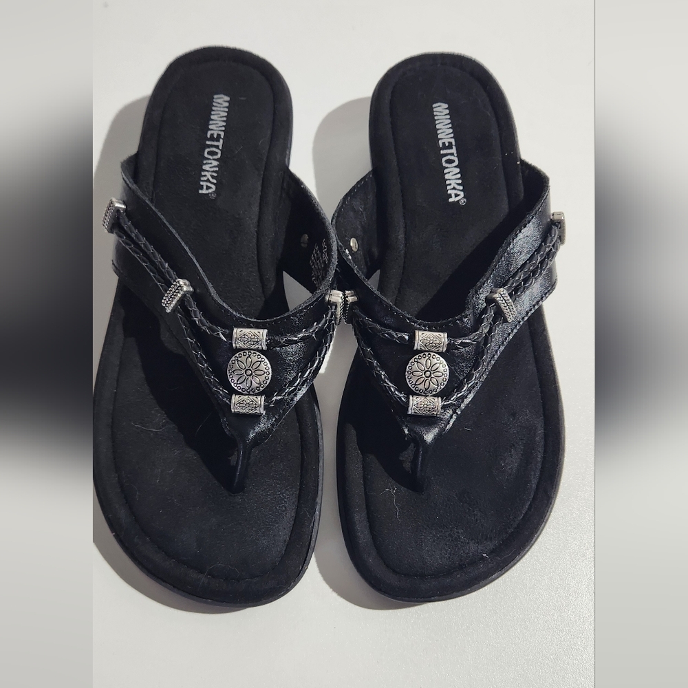 Minnetonka Women's Silverthorne 360° and Silvie Ornamented Sandals. Size: 8M